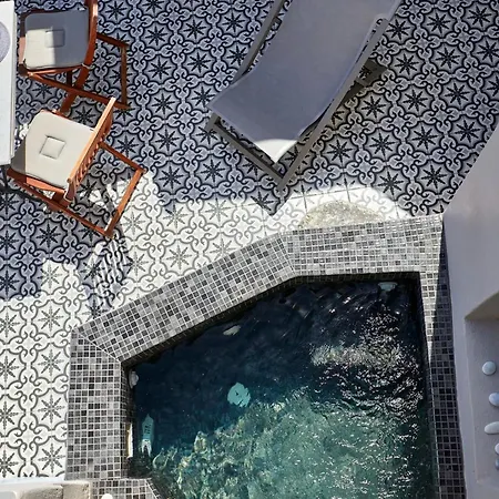 Felicitous Santorini Caldera Views Outdoor Hot Tub Sleeps 3