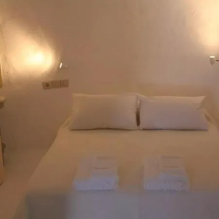 Felicitous Santorini Caldera Views Outdoor Hot Tub Sleeps 3 이아