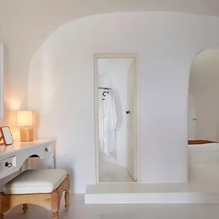 Felicitous Santorini Caldera Views Outdoor Hot Tub Sleeps 3 이아