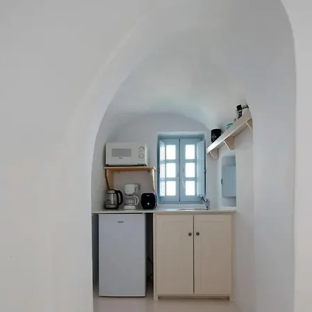 Villa Felicitous Santorini Caldera Views Outdoor Hot Tub Sleeps 3