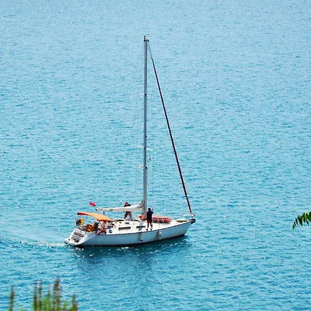 Felicitous Santorini Caldera Views Outdoor Hot Tub Sleeps 3 Villa Oia